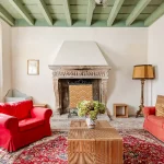 historic-chimeney-livingroom